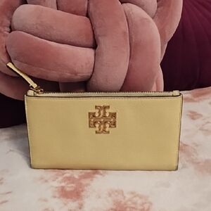 Tori Burch Pale Yellow 💛 Wallet